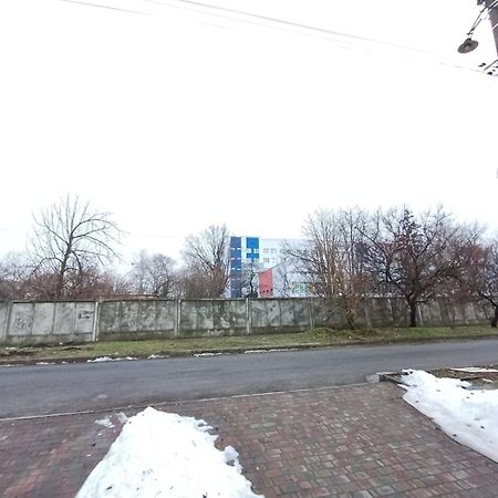 Дом С Удобствами, Возле 3 Городской Больницы تشيركاسي المظهر الخارجي الصورة